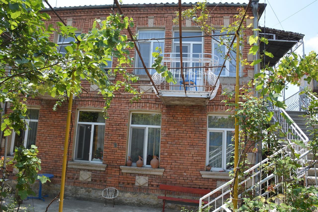 Hotel Friends House Kutaissi Exterior foto